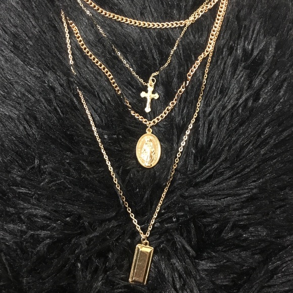 ✨LAST ONE ‼️Gold Layer Choker Necklace NWOT✨ - Picture 3 of 6